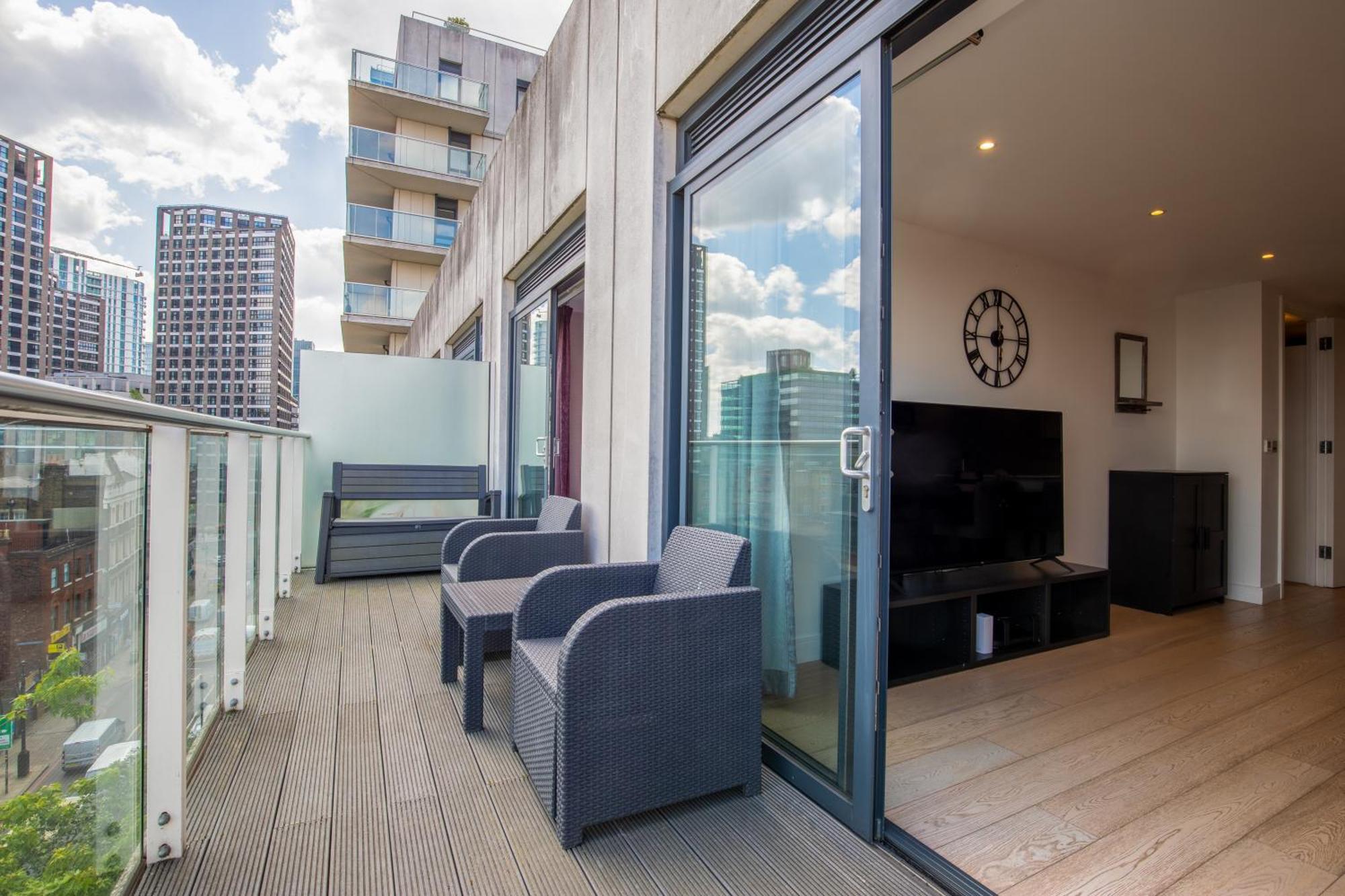 Londwell, Spitalfields & Brick Lane Luxury Balcony Penthouse * Londres